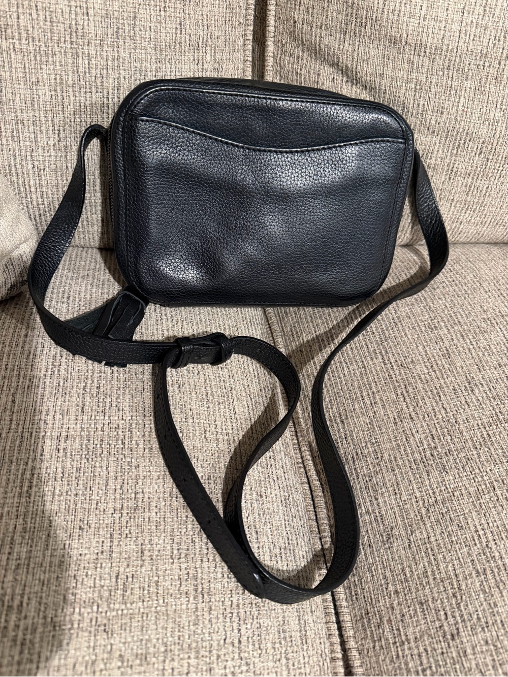 Cuyana Black Pebbled Leather Crossbody Bag Tassel Zip Minimalist